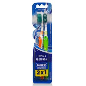 Escova de Dente Oral-B Complete Macia 40 Leve 2 E Pague 1
