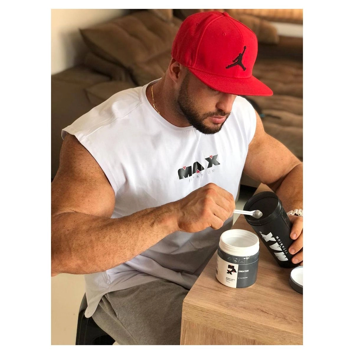 Coqueteleira Preta 700ml Max Titanium