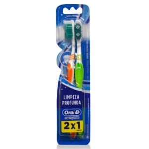 Escova de Dente Oral-B Complete Macia 40 Leve 2 E Pague 1